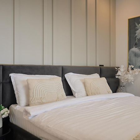 City View - Luxury Apartment A - Old City - Victoriei Бухарест Екстер'єр фото